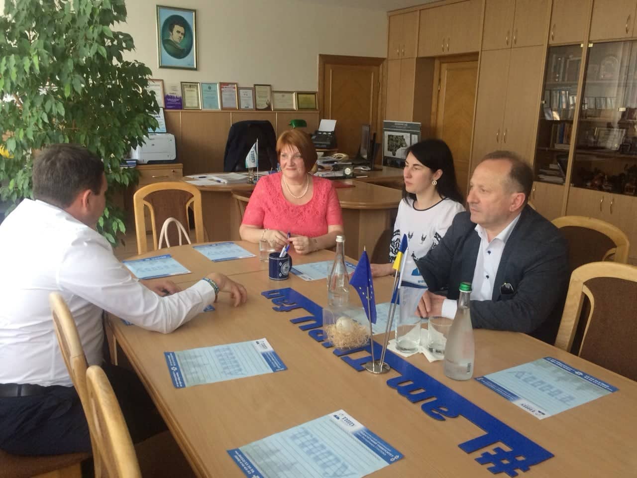 На зустрічі з ректором - проф. Буяком Б.Б.